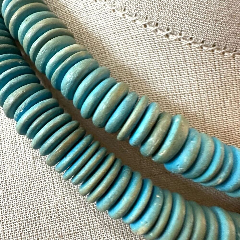 Teal wood vintage beaded long necklace - Picture 4 of 5